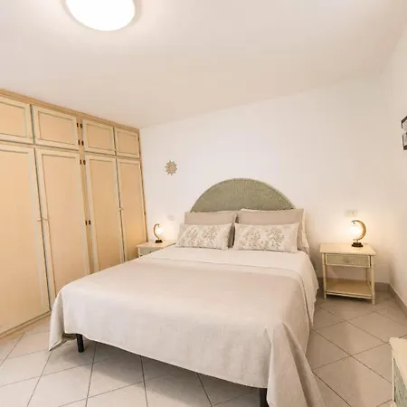 Sardinia Re - Grecale 25 Apartman *